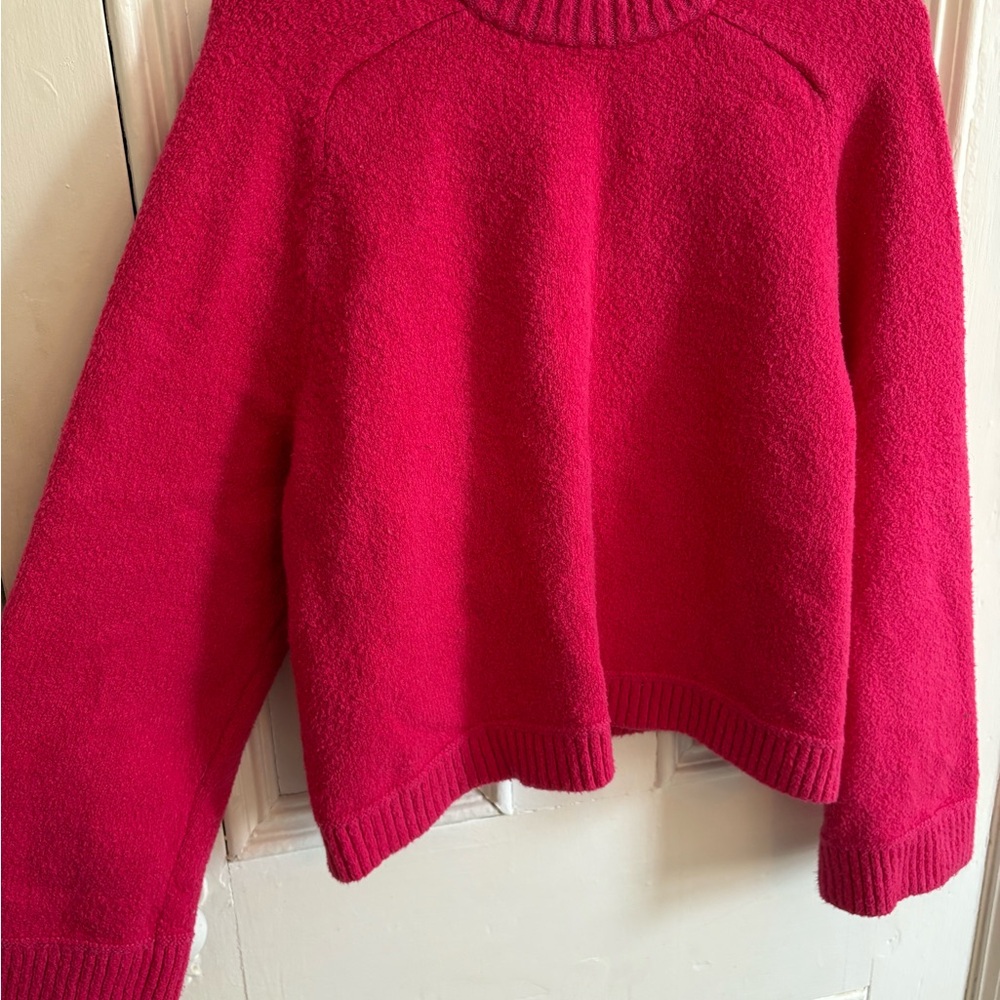 Lululemon Athletica Vibrant Pink Crew Neck Sweater